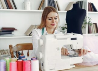 Kto może zostać projektantem odzieży? krawcowa
