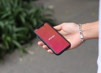Jakie są zalety i wady randek online w porównaniu do tradycyjnych randek? Jakie są zalety i wady randek online w porównaniu do tradycyjnych randek?
